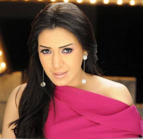 أسماء المنور ترد على سرقة اغنيتها الجديدة “هاكاوا”