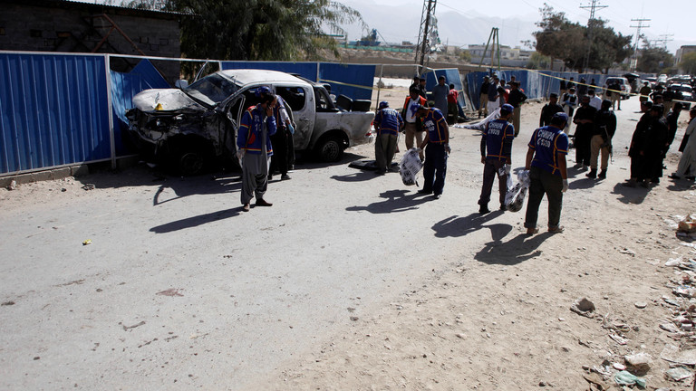 5 قتلى و13 جريحا بانفجار قرب مسجد أثناء صلاة الجمعة في باكستان
