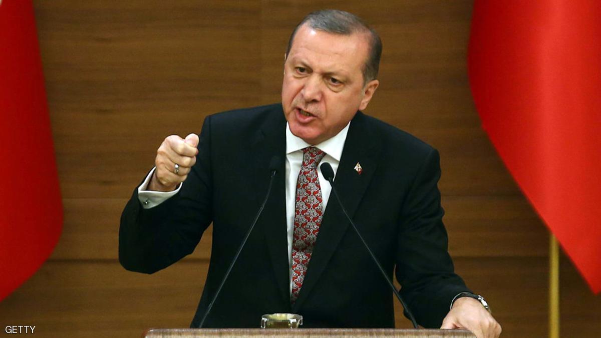 أردوغان : لن احترم قرار المحكمة الدستورية بالإفراج عن صحفيين المعارضين