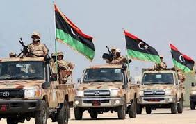 الجيش الليبي يقصف مواقع داعش في بنغازي