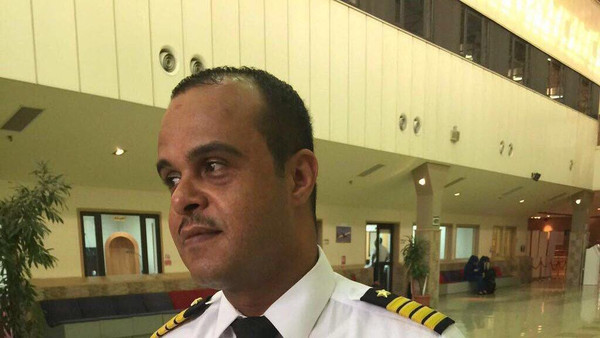 لحظة وفاة كابتن الخطوط السعودية قبل هبوط الطائرة في الرياض